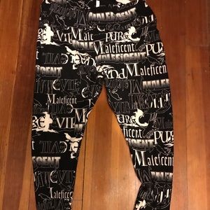 Lula roe maleficent leggings. T/C fits 10-18